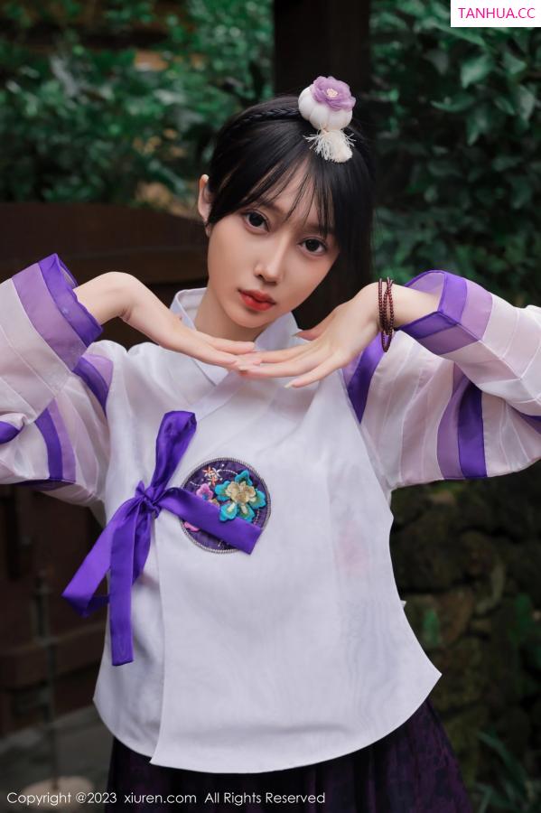 玥儿玥  [XiuRen]高清写真图 2023.11.17 No.7677 玥儿玥er 济州岛旅拍第8张图片